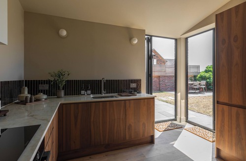 Tea Green Cottage | Beautiful Designer Cottage with Barn Suite in Hertfordshire, Harpenden, Hitchin,