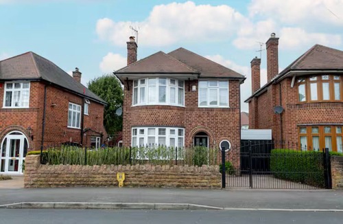 Bramcote House | Beautiful Escape | Wi-Fi | Garden & Free Parking - Pass the Keys