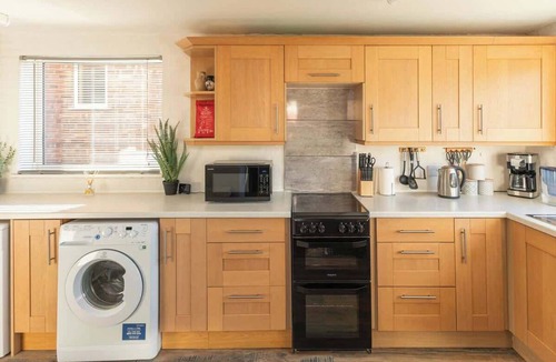 Mapperley House | Beautiful Home | Driveway Parking | Free Wi-Fi