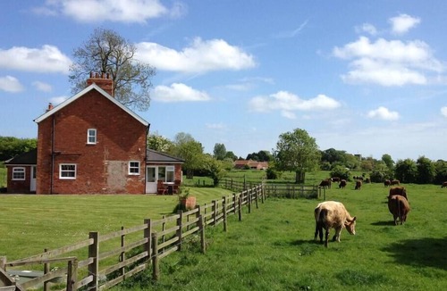 Horncastle House | Beautiful North Cottage, Bainvalley Cottages