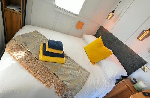 Newmarket Apartment | Beautiful shepherd’s hut