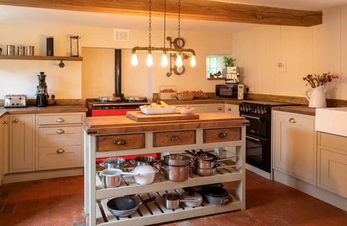 Twywell House | Beautiful villa for 8 guests with WIFI, TV, terrace and pets allowed