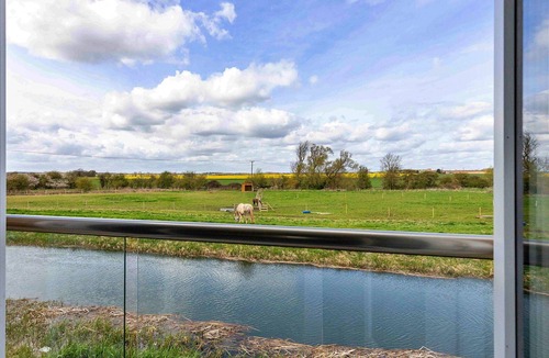 Thurlby House | Beautiful villa for 6 guests with WIFI, terrace and pets allowed