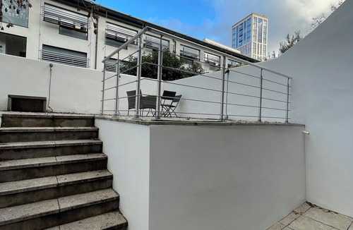 West Kensington Apartment | Beautifully Presented 2BD Flat w/Patio- Kensington