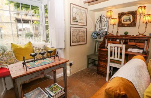 Stow-on-the-Wold House | Benfield