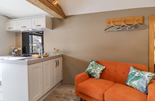 Lumbutts Cottage | BESS COTTAGE, romantic, with a garden in Cragg Vale