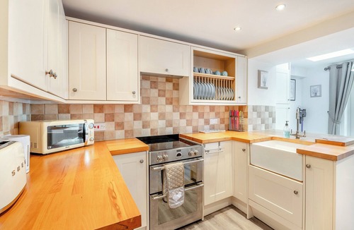 Thornton Dale Cottage | Beverley House - UK43519