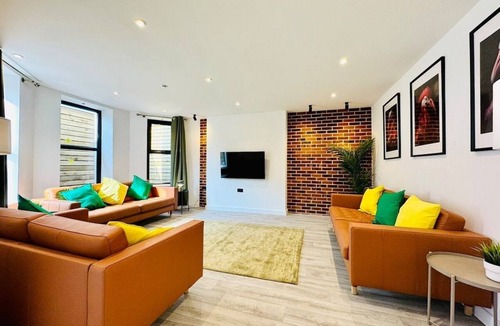 Bournemouth City Centre Apartment | BIG Bournemouth 4-Bedroom - 2-Bathroom - Sleeps 10