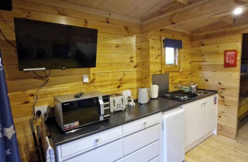 Mablethorpe Cabin | Birdsong lodge Dog Friendly Nr Sutton on Sea