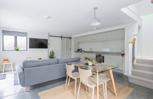 Hornsea Cottage | BLACKWOOD, romantic, country holiday cottage in Hornsea
