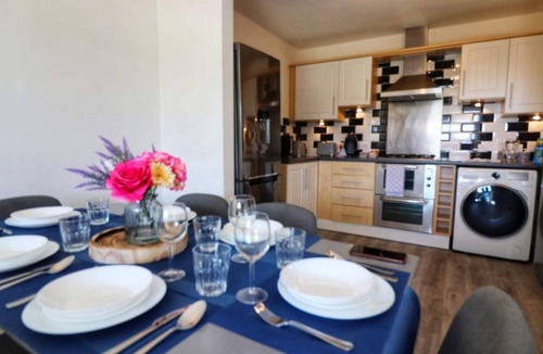 Peterborough Apartment | Blue Apartment in Peterborough