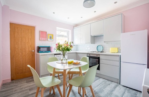 York House | Blue Sky House - a family break that sleeps 4 guests in 2 bedrooms