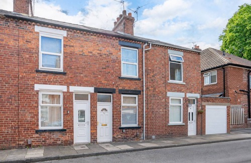 York House | Blue Sky House - a family break that sleeps 4 guests in 2 bedrooms