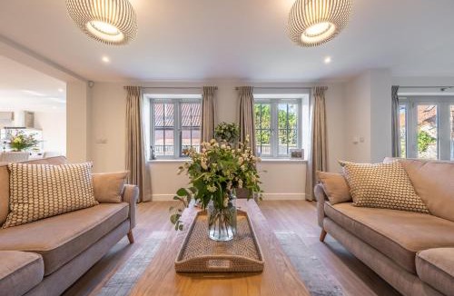 Thornham House | Bluebell Cottage 4