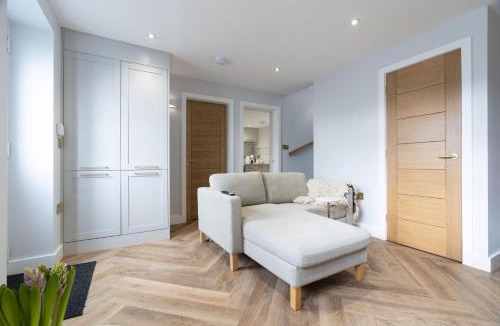 Plumtree House | Bobbin Cottage