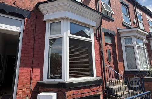 Leeds House | Boho Retro 4-bedroom house in charming Headingley for your Leeds stay
