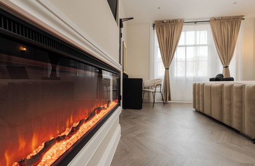 RopeWalks Apartment | Bold St | Fireplace | Work Desk | 1 Min to Station