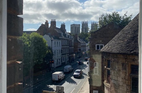Bootham Cottage | Bootham House Apartment 7 - sleeps 6 guests in 2 bedrooms