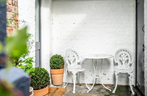 Bootham Apartment | Bootham in Style - a couples retreat that sleeps 3 guests in 1 bedroom