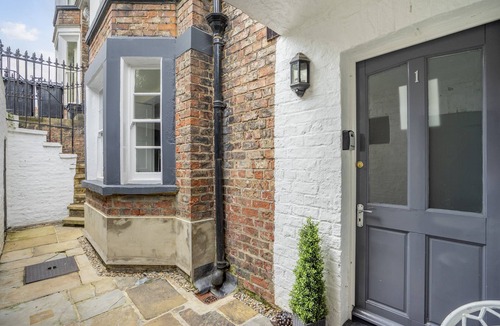 Bootham Apartment | Bootham in Style - a couples retreat that sleeps 3 guests in 1 bedroom