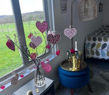Little Kimble Other | Bothy hut