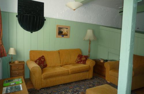 Louth Apartment | Brackenborough Hall Coach House - Saddle Room