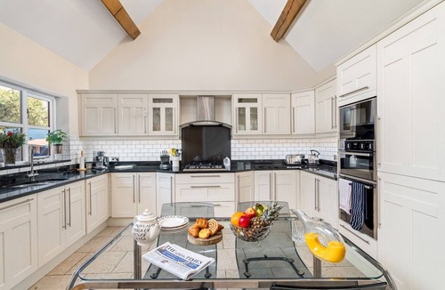 Lacey Green House | Bradenham Barn in The Chiltern Hills - Pass the Keys