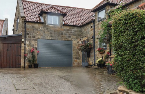 Sneaton Cottage | BRAMBLES APARTMENT, character holiday cottage in Ruswarp