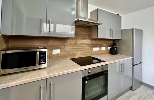 Cleethorpes House | Bramhall House – Contractors, Families, Holidays