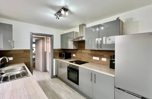 Cleethorpes House | Bramhall House – Contractors, Families, Holidays