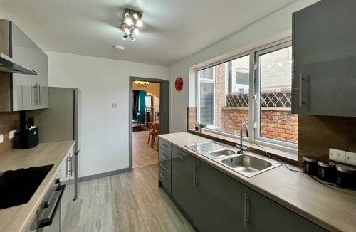 Cleethorpes House | Bramhall House – Contractors, Families, Holidays