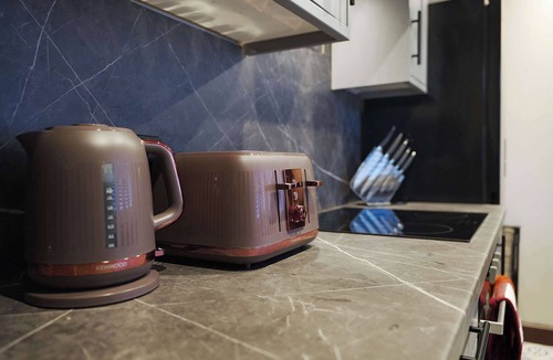 Stockton-on-Tees House | Bright 4BR Norton Getaway Sleeps 7 by Stay With Us
