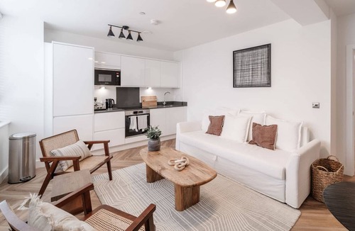 Chester Apartment | Bright Apartment in Chester's Heart