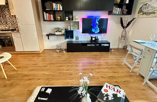 Thornaby On Tees Apartment | Bright & Cosy Home in Thornaby near Tees River
