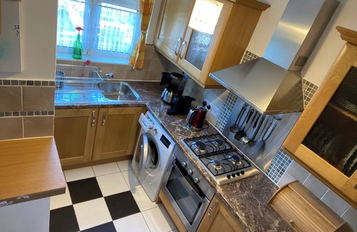 Kilburn Apartment | Bright & Spacious 2-Bedroom with Private Balconies & Excellent City Access
