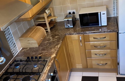Kilburn Apartment | Bright & Spacious 2-Bedroom with Private Balconies & Excellent City Access