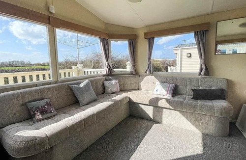 Mappleton House | Brilliant 8 berth caravan for hire at Skipsea Sands Holiday Park ref 41028SF
