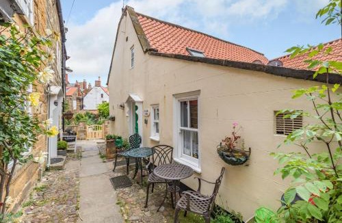 Robin Hood's Bay House | Brincliffe Cottage