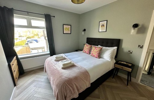 Hornsea Apartment | Bronte Cottage - Quirky, central, 2bed, seaside