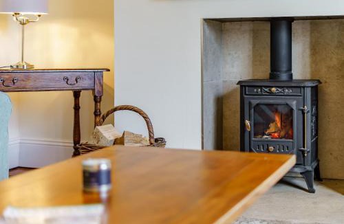 Menston House | Brookleigh Farm Cottage