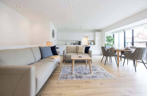 Cheadle Apartment | Brooklyn Mews | Airport & City Links