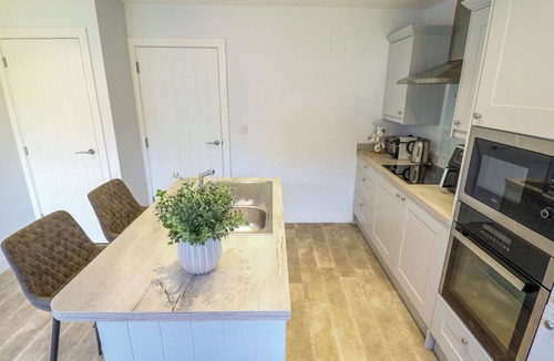Brandesburton Cottage | BURTON FIELDS, family friendly, with a garden in Brandesburton
