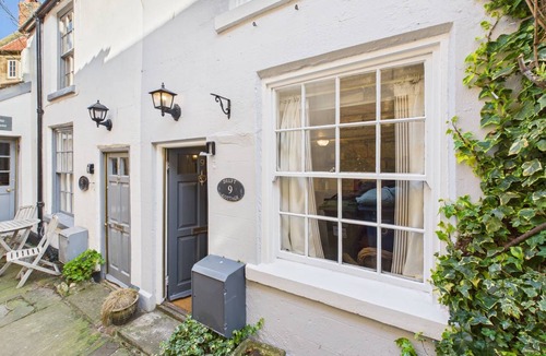 Robin Hood's Bay Cottage | Cabin ∙ 2 bedrooms ∙ 4 guests