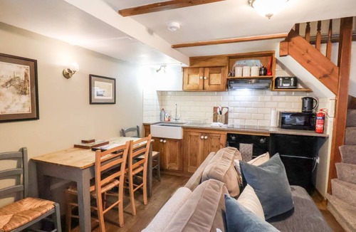 Robin Hood's Bay Cottage | Cabin ∙ 2 bedrooms ∙ 4 guests