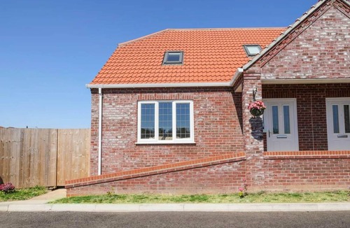 Mablethorpe and Sutton Cottage | Cabin ∙ 2 bedrooms ∙ 3 guests