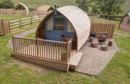 Langley-on-Tyne Ski Chalet | Cabin by Langley Dam With Lake Views