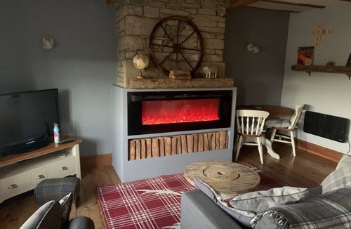 Queensbury Cottage | Captivating 1-bed Cottage in Halifax