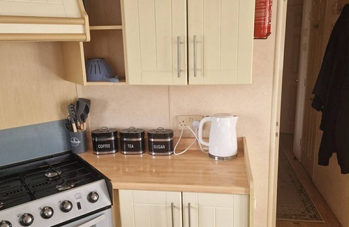 Chapel Saint Leonards Cabin | Caravan Sleeps 8 Pets Welcome wifi