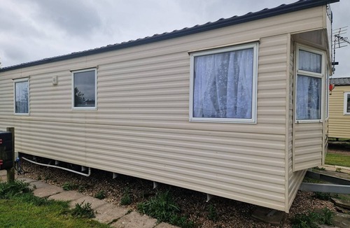 Chapel Saint Leonards Cabin | Caravan Sleeps 8 Pets Welcome wifi