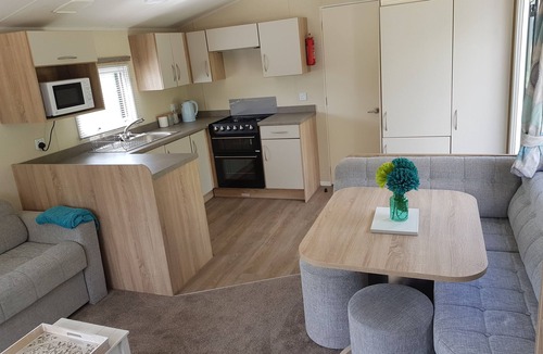 Skegness Ski Chalet | Caravan - Sleeps6-Pet friendly-Parking Available
